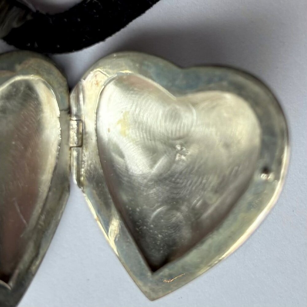 Vintage Sterling Silver Puffy Heart Locket Necklace Embossed 3 Strand Marked - Picture 5 of 6